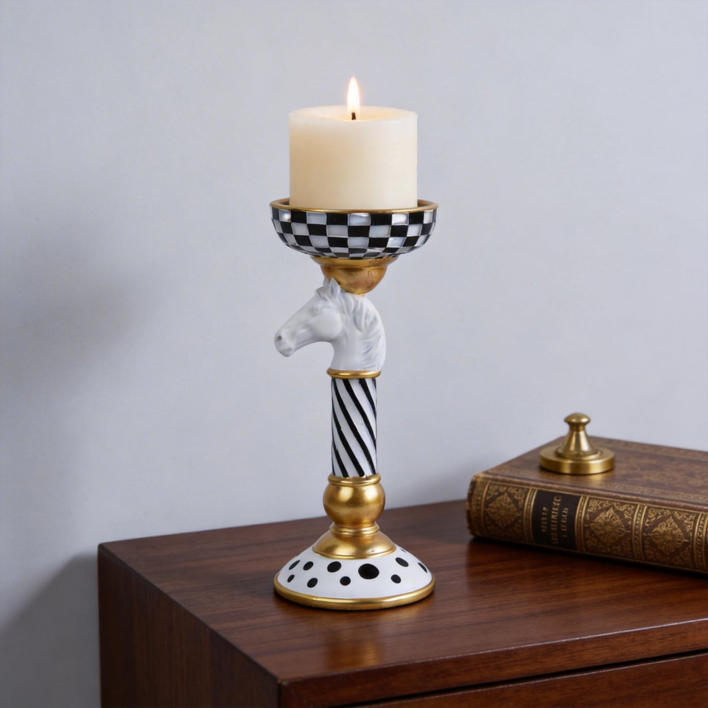 Checkered Animal Candle Holders, Resin Black White Checkered Tiger Head Candlestick Holders, Cute Black-and-White Pillar Candle Stand Home Decorations (Horse)