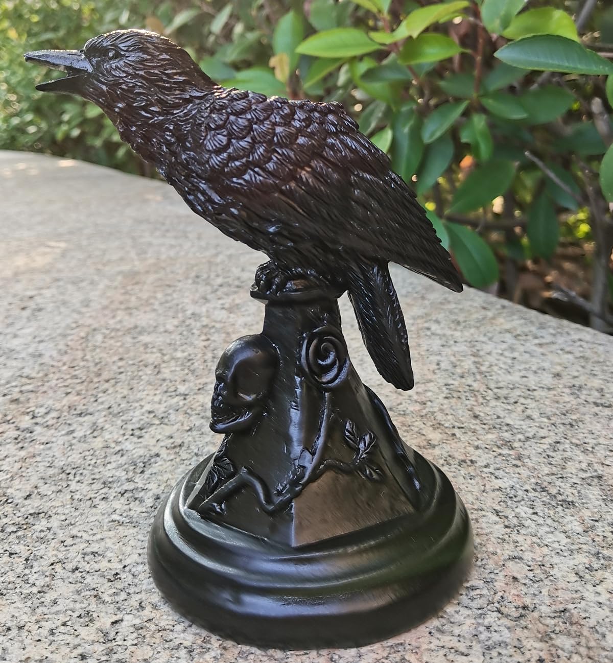 Gothic Black Cat Candle Holder Statue,Resin Cat Candlestick Holder,Halloween Gothic Tabletop Decor for Home,Dining Table & Party,Witchy Cat Figurine Gift (Crow)