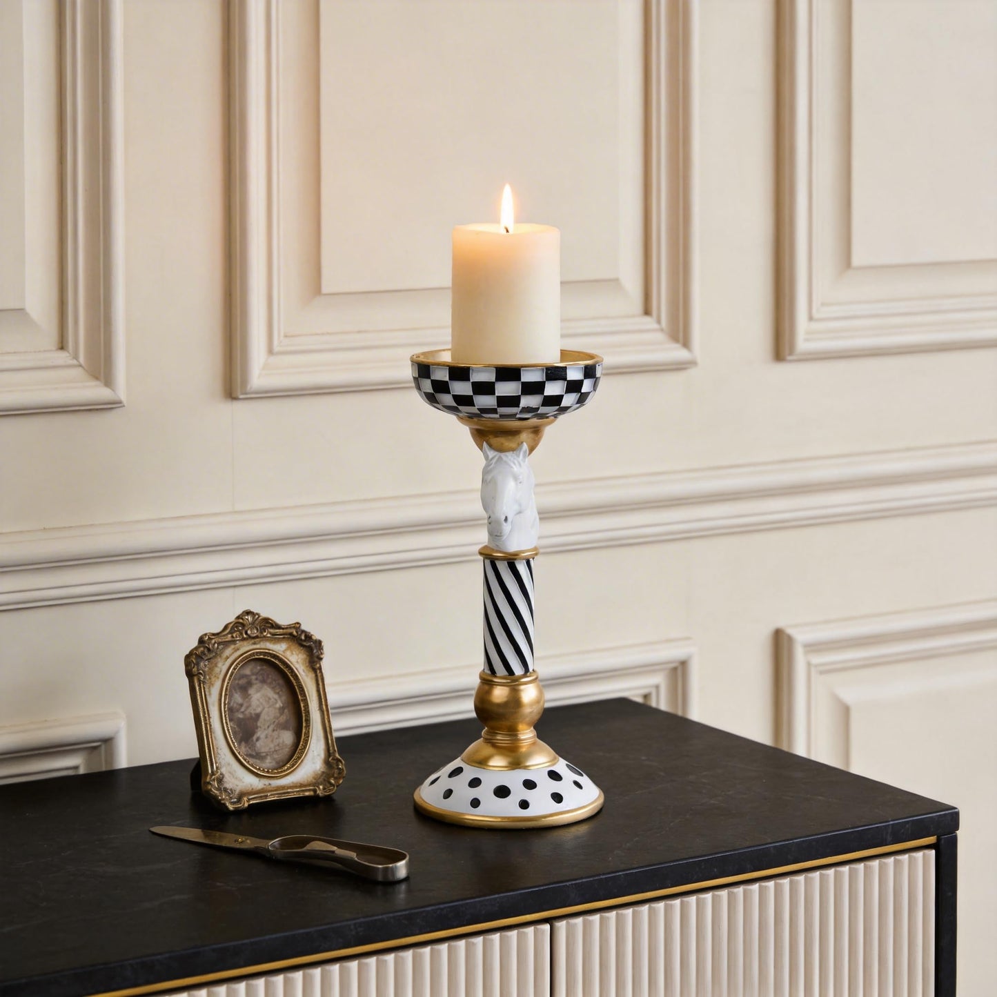 Checkered Animal Candle Holders, Resin Black White Checkered Tiger Head Candlestick Holders, Cute Black-and-White Pillar Candle Stand Home Decorations (Horse)