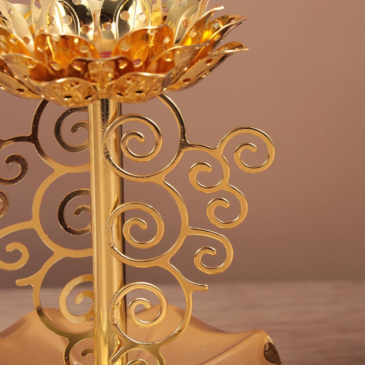 HOMSFOU 2 Pcs Alloy Candle Holder - Creative Lotus Carving Candlestick Lantern with Stereoscopic Petal Design, Ideal for Home Decorations, Temples, Offices, Living Rooms