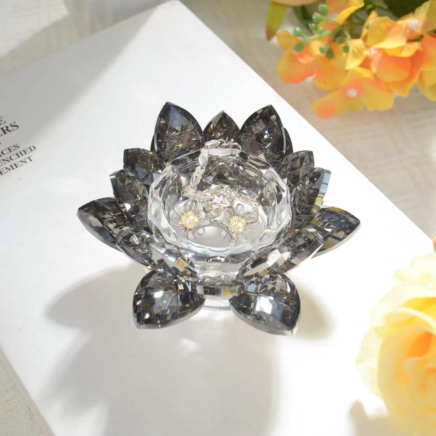 Kolnlala Crystal Lotus Flower Tealight Candle Holders/Glass Tea Light Candlestick Decor Decoration for Christmas Home Wedding Party… (1, Black 1pc)