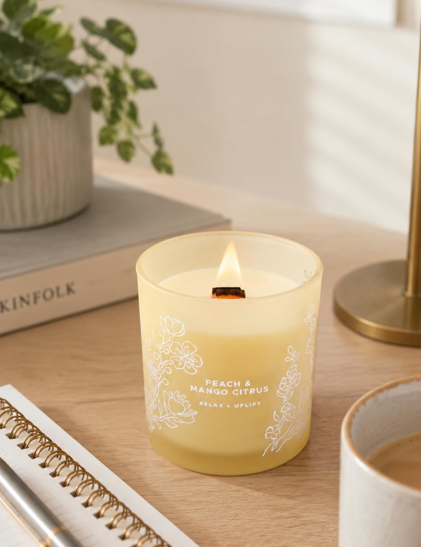 Peach Mango Citrus Candle, 10.6oz Wood Wick Soy Scented Candles for Home, Juicy Tropical Scent, Highly Scented Aromatherapy Relaxation Candle, Summer Gift for Women & Men