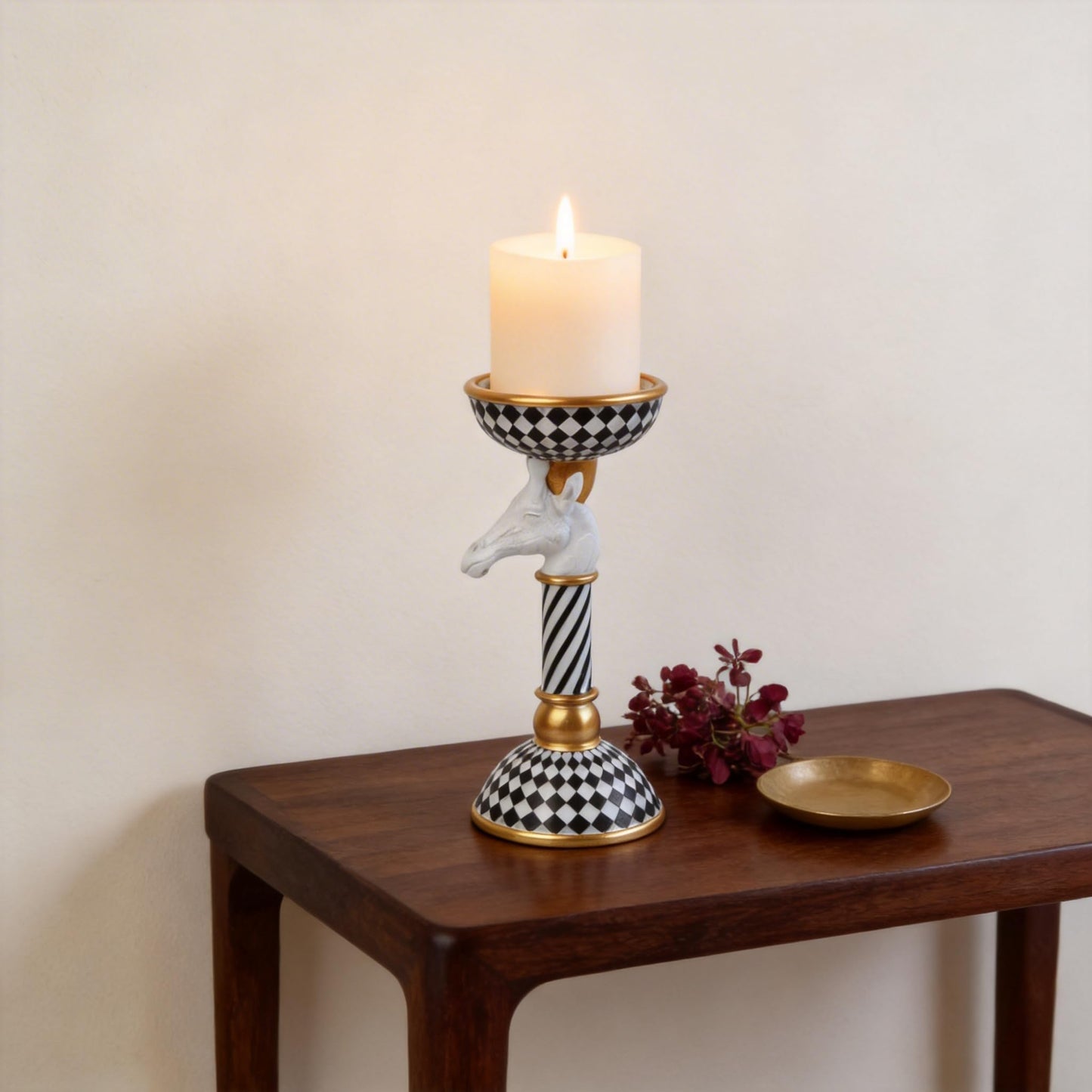 Checkered Animal Candle Holders, Resin Black White Checkered Tiger Head Candlestick Holders, Cute Black-and-White Pillar Candle Stand Home Decorations (Giraffe)