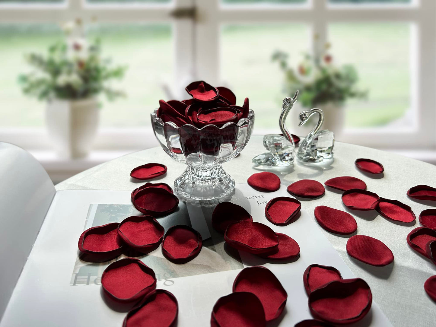 XINGXIA 400Pcs Rose Petals for Wedding Decor Burgundy Silk Petals Flower Girl Scatter Petals for Aisle Table Centerpieces Reception, Bridal Shower Proposal Party Romantic Night