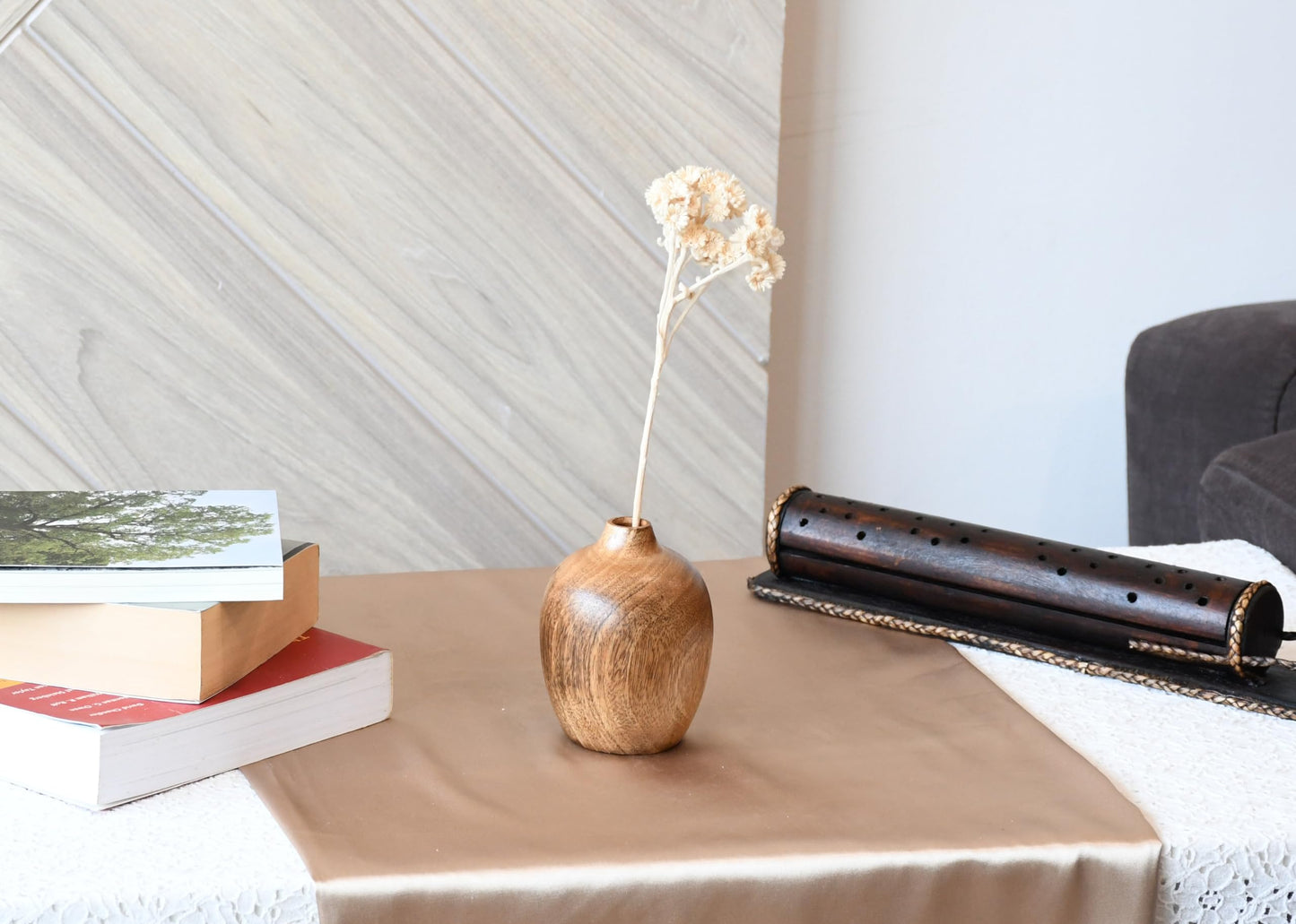 AeraVida 4-inch Rustic Elegance Small Round Hand-Carved Wooden Flower Vase | Mango Tree Wood Kitchen Decor | Handmade Vase | Handmade Home Office Table Vase