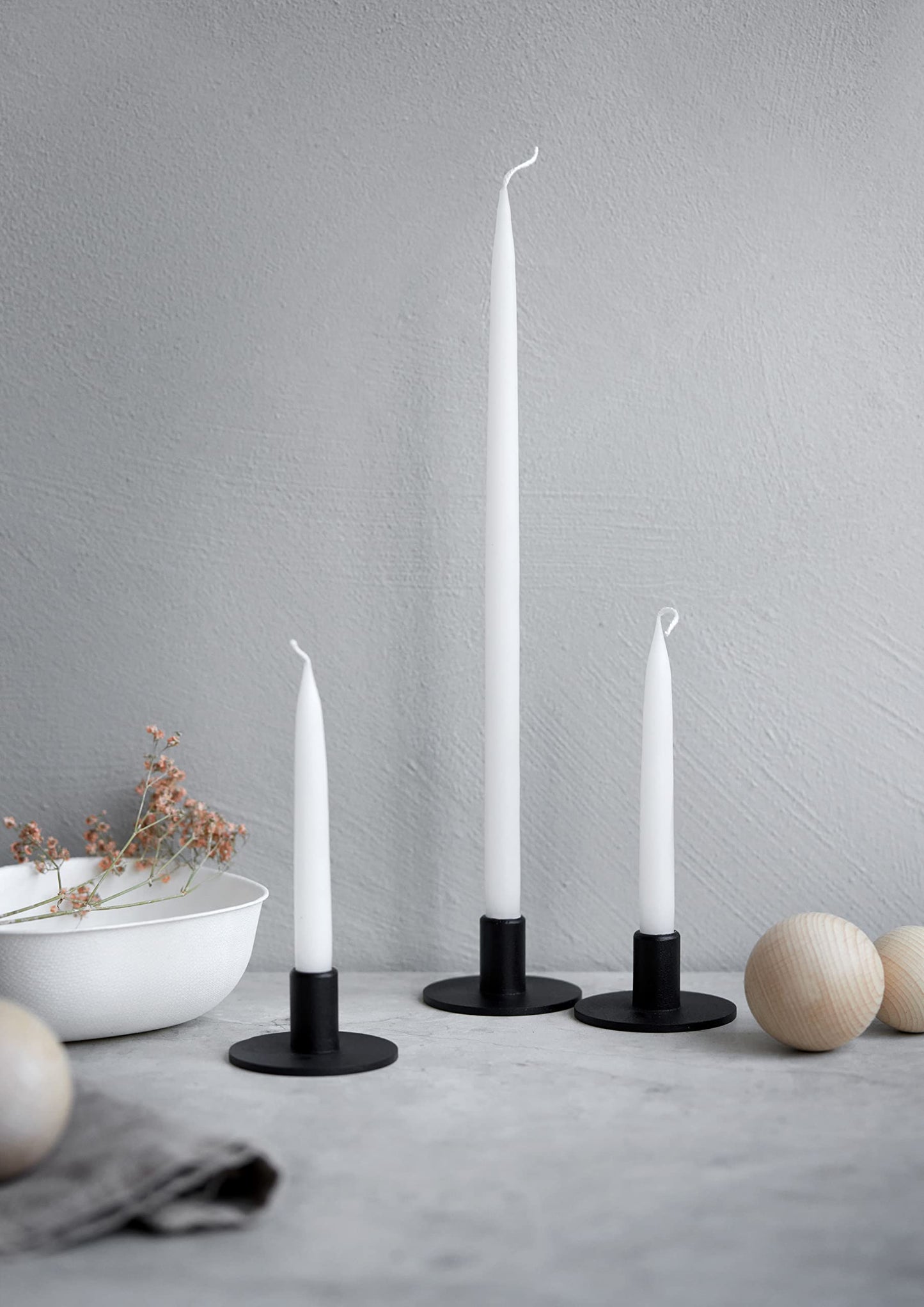Kunstindustrien® White Taper Candles – Set of 4, 13.8" – Made in Denmark, Long Burning Candles 15h, Unscented & Smokeless Candlesticks – Elegant Tall Candles for Weddings, Dinners & Home Decor (White)
