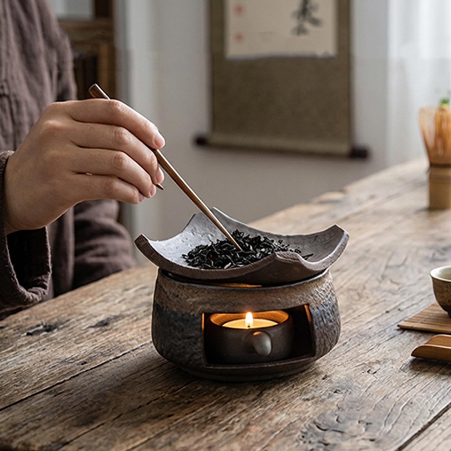 Candle Warmer Lamp, Ceramic Aromatherapy Diffuser, Wax Warmer for Scented Wax, Includes Wooden Clips and Pads & Pine Wood Base for Meditation, Yoga, Home & Office Décor