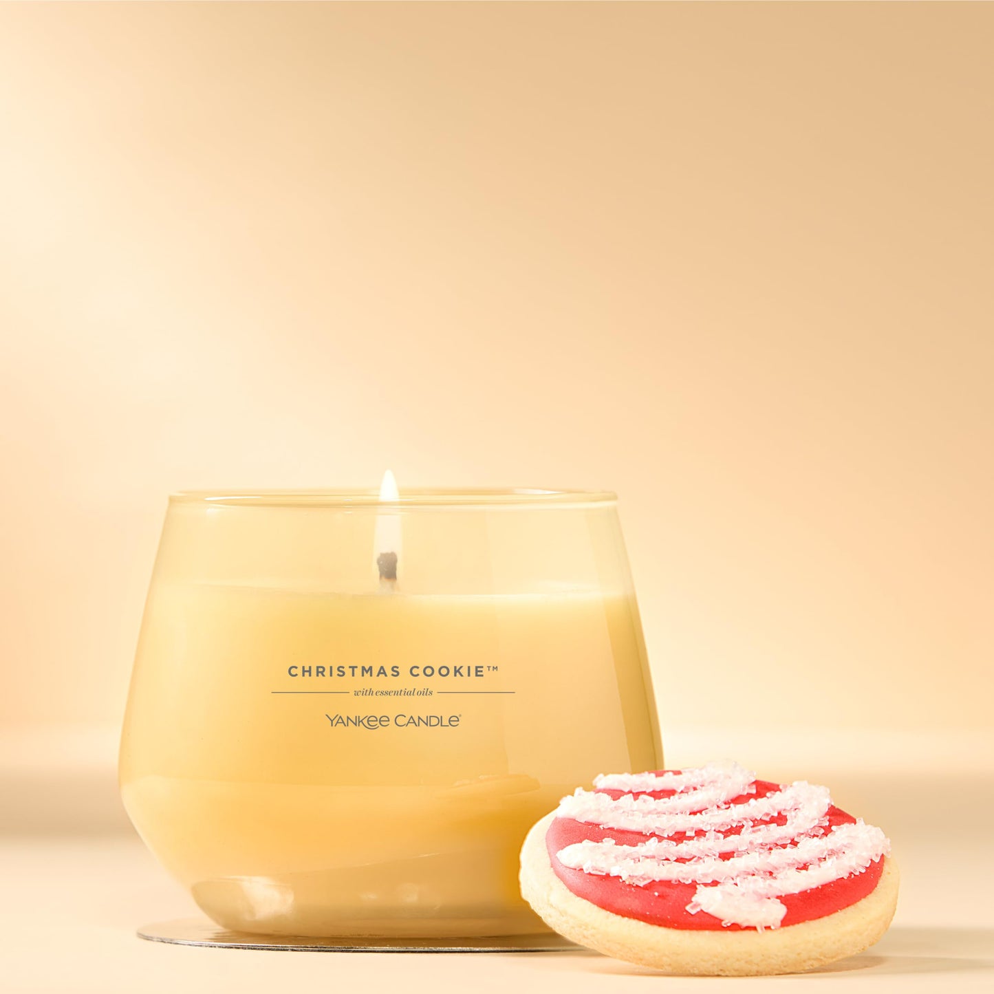 Yankee Candle Studio Scented Candle with up to 50 Hour Burn Time, Premium Plant Wax Blend for Consistent Burn, 10 oz Jar Candle with Room Filling Fragrance, Christmas Cookie