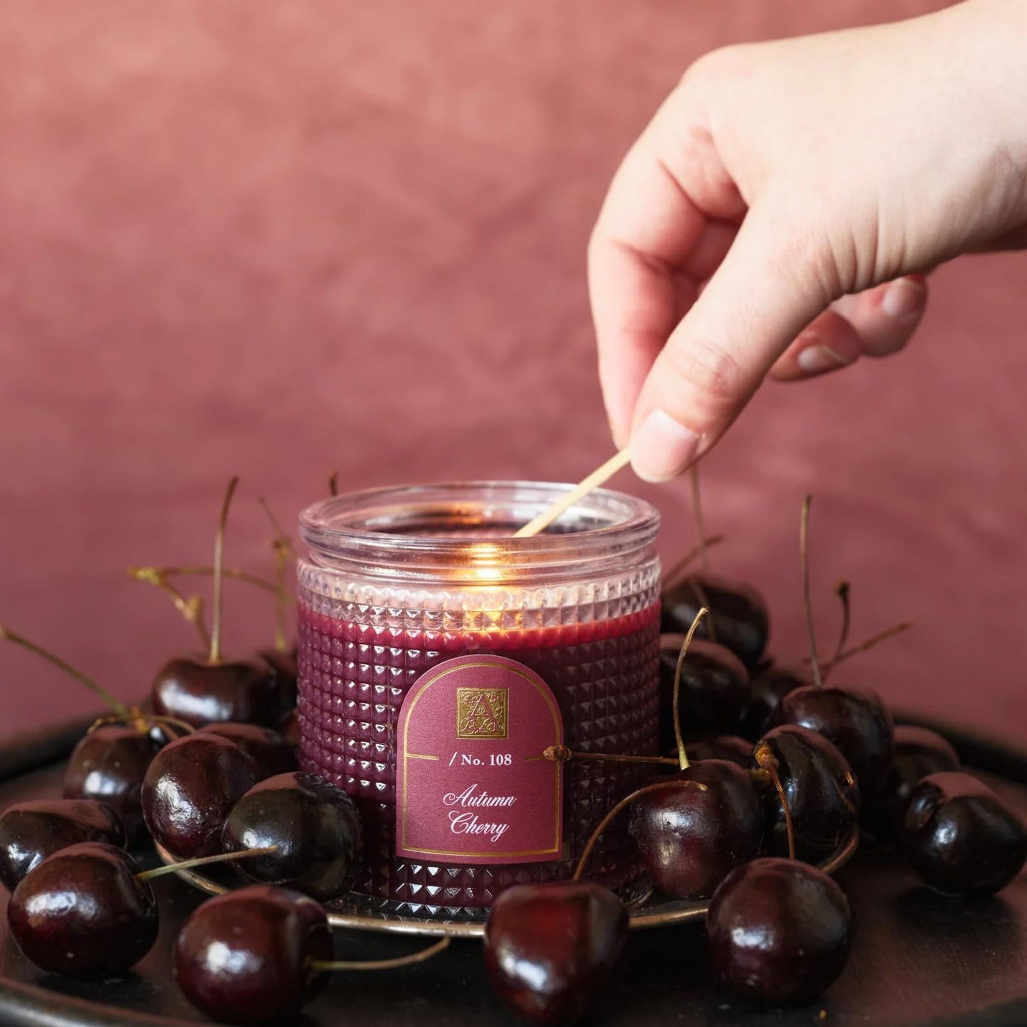 Aromatique Autumn Cherry Textured Glass Jar Candle Aromatherapy Home Fragrance Decor Long Lasting 40 Hr Burn Notes of Cherry, Apple, Cinnamon, Vanilla, Musk, Amber Luxury Office Home Gifts 6oz