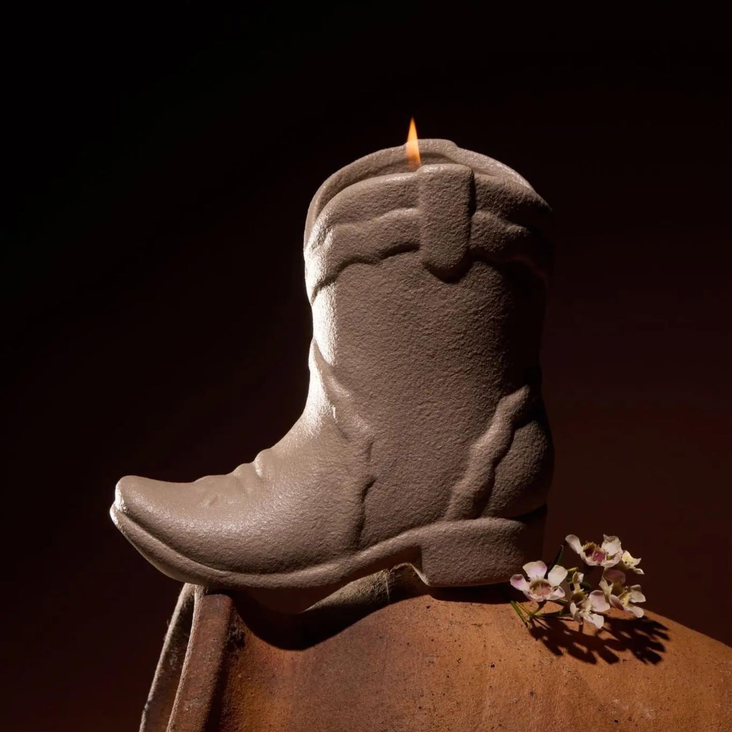 Paddywax Nashville Cowboy Boot Candle Collection Scented Soy Wax in Ceramic Vessel, Home Décor Candle for Living Room, Bedroom & Office, Western Inspired, 6 oz, Bergamot & Mahogany