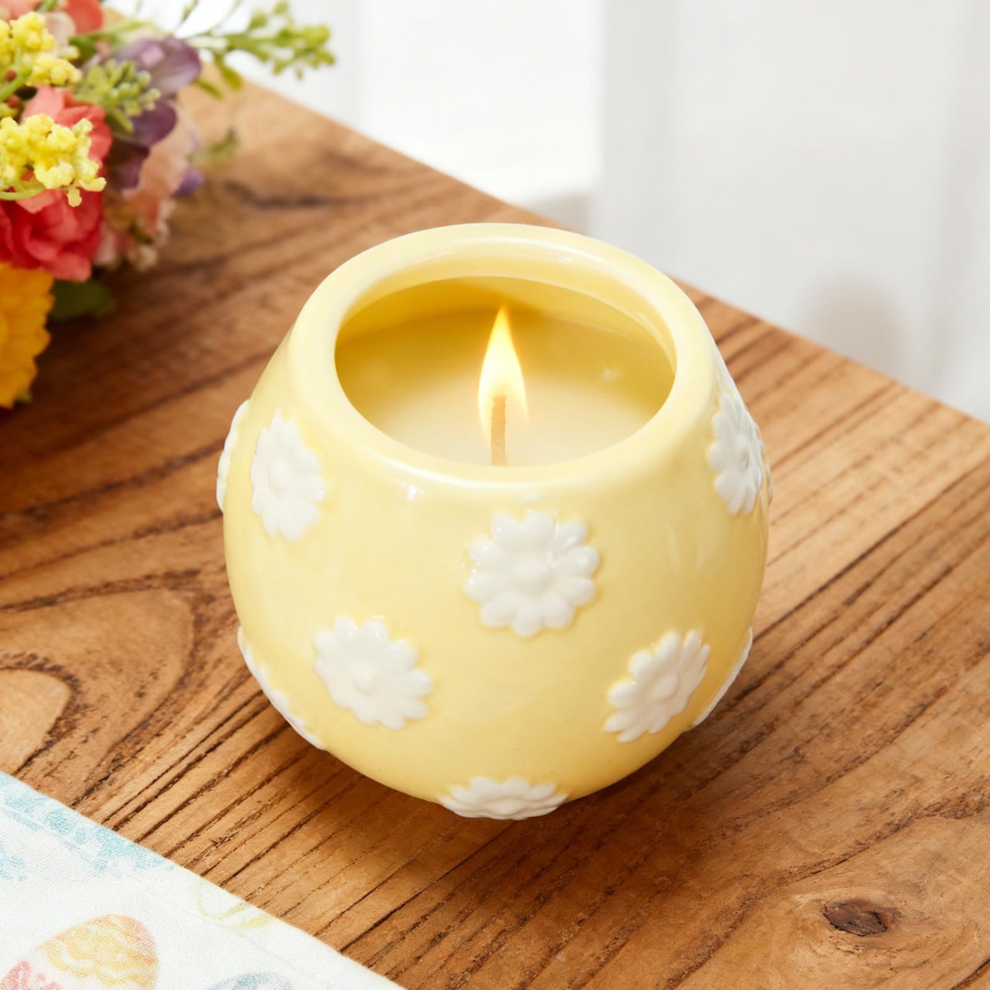 WDS WONDROUS 2-Pack Easter Bunny & Bow Ceramic Jar Candles, Egg Shaped Soy Wax Scented Candles with Daisy and Striped Design, Spring Home Decor Gift Set for Women, Yellow Farmhouse Table Centerpiece