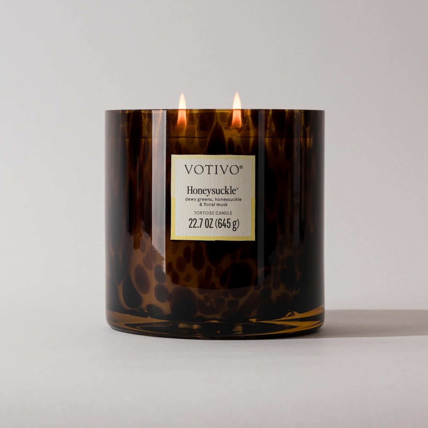 Votivo Honeysuckle Tortoise Scented Candle | 22.7 oz Soy Wax Blend | Floral Scent | Decorative Home Decor Tortoiseshell Pattern | 100 Hour Burn Time