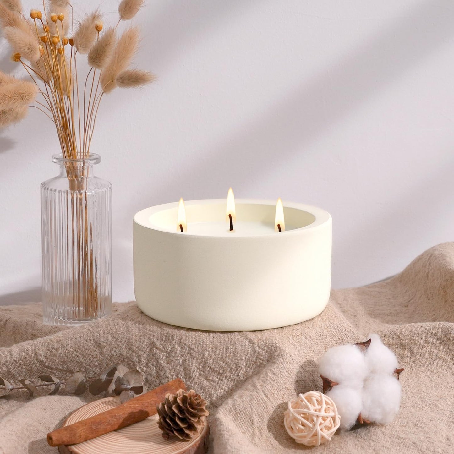 Viyffo 20oz Large Scented Candle – Vanilla Fragrance, 3 Wick Non Toxic Soy Candle, Ivory White Ceramic Jar, Luxury Home Fragrance, Elegant Spring Décor & Premium Birthday Gift
