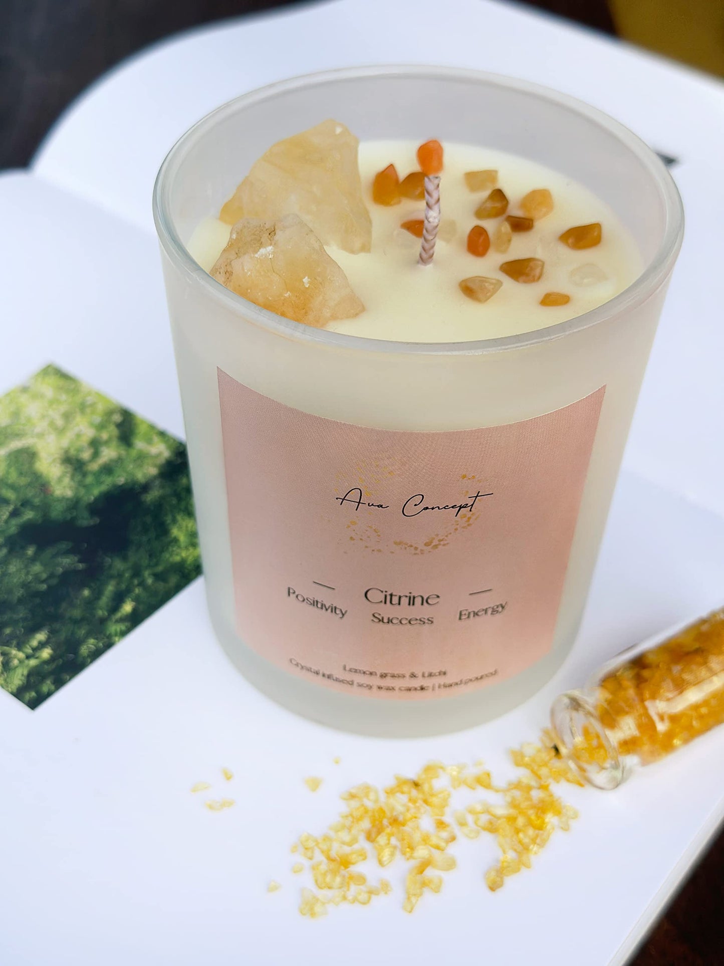 Ava Concept Citrine Crystal Candle – 10oz / 280g | Lemongrass & Litchi Aromatherapy | Hand-Poured Soy Wax | Genuine Citrine Healing Crystals Embedded | Positivity, Success & Energy | Gift Box Included