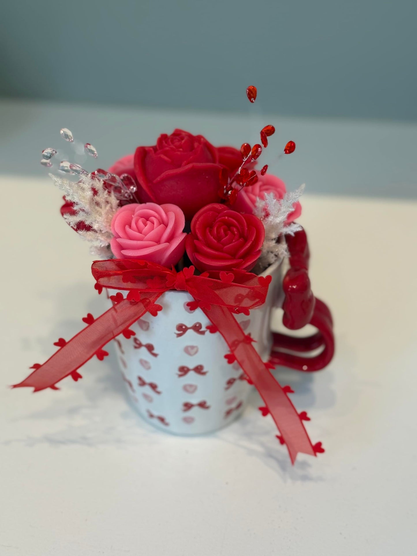 Bow Mug Flower Candle Bouquet – Handcrafted Soy Wax Roses – Rose Scented Valentine Gift for Her – Red & Blush Floral Candle Arrangement – Ceramic Keepsake – Valentine Edition No. 15
