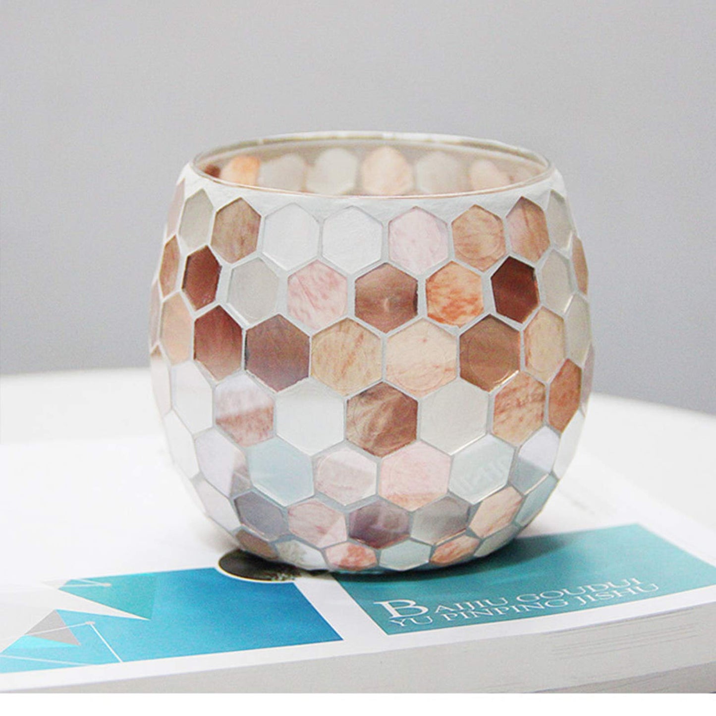 JOUDOO Round Shell Tealight Holder, Mosaic Glass Votive Candle Holder Centerpiece for Wedding, Gift, Candlelight Dinner, Home Decor (Shell Hive)