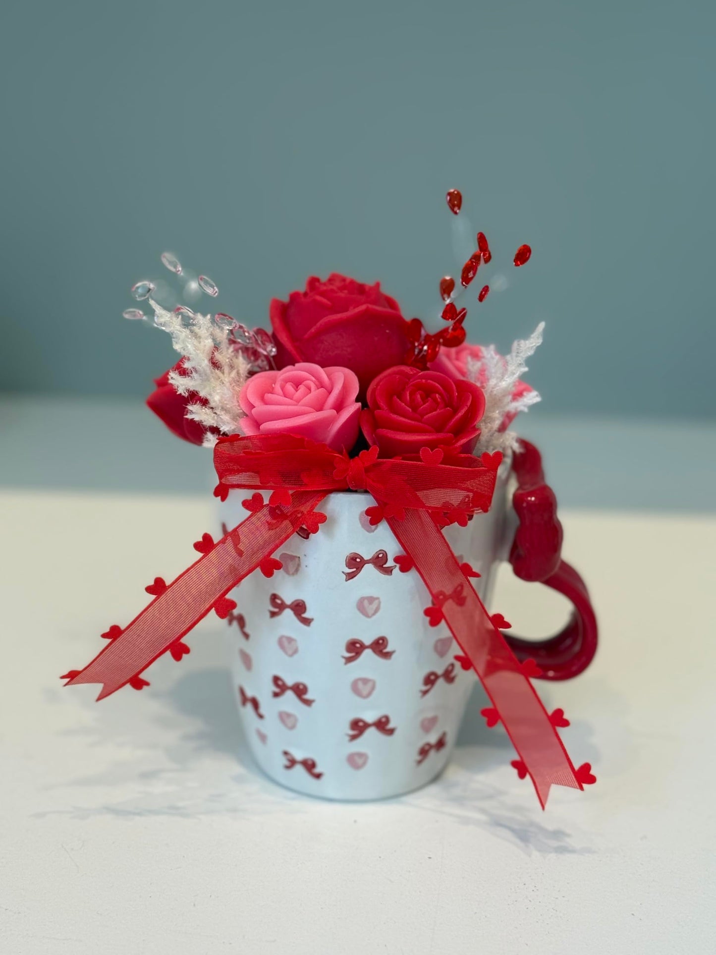 Bow Mug Flower Candle Bouquet – Handcrafted Soy Wax Roses – Rose Scented Valentine Gift for Her – Red & Blush Floral Candle Arrangement – Ceramic Keepsake – Valentine Edition No. 15