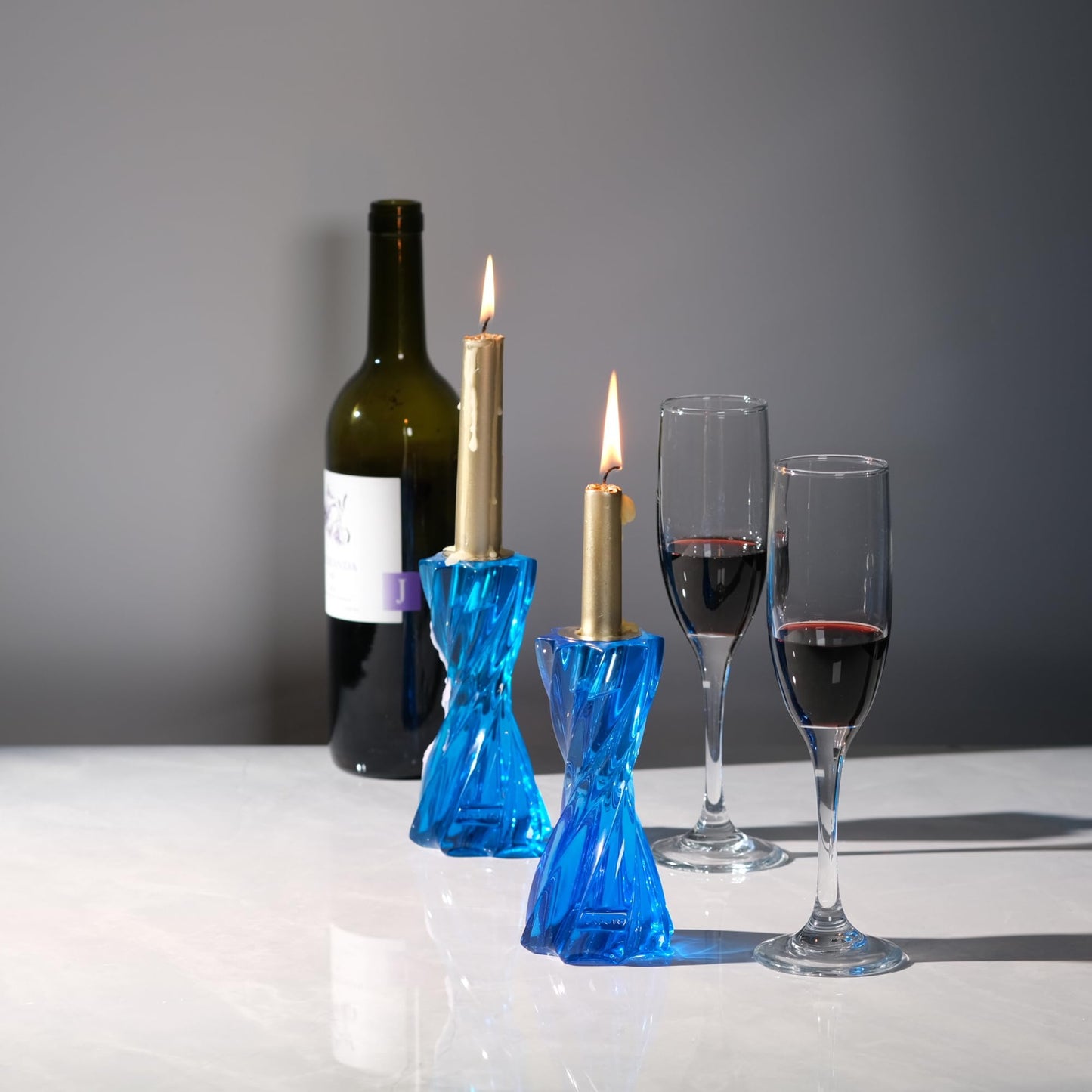 ICNBUYS Twizzle Twist Candle Holder, Decorative Candle Holder for Table Display, Romantic Decoration, Unique Home Décor Aesthetic, Housewarming Gift, Candle Stand Height 5.7 inches Blue - Resin