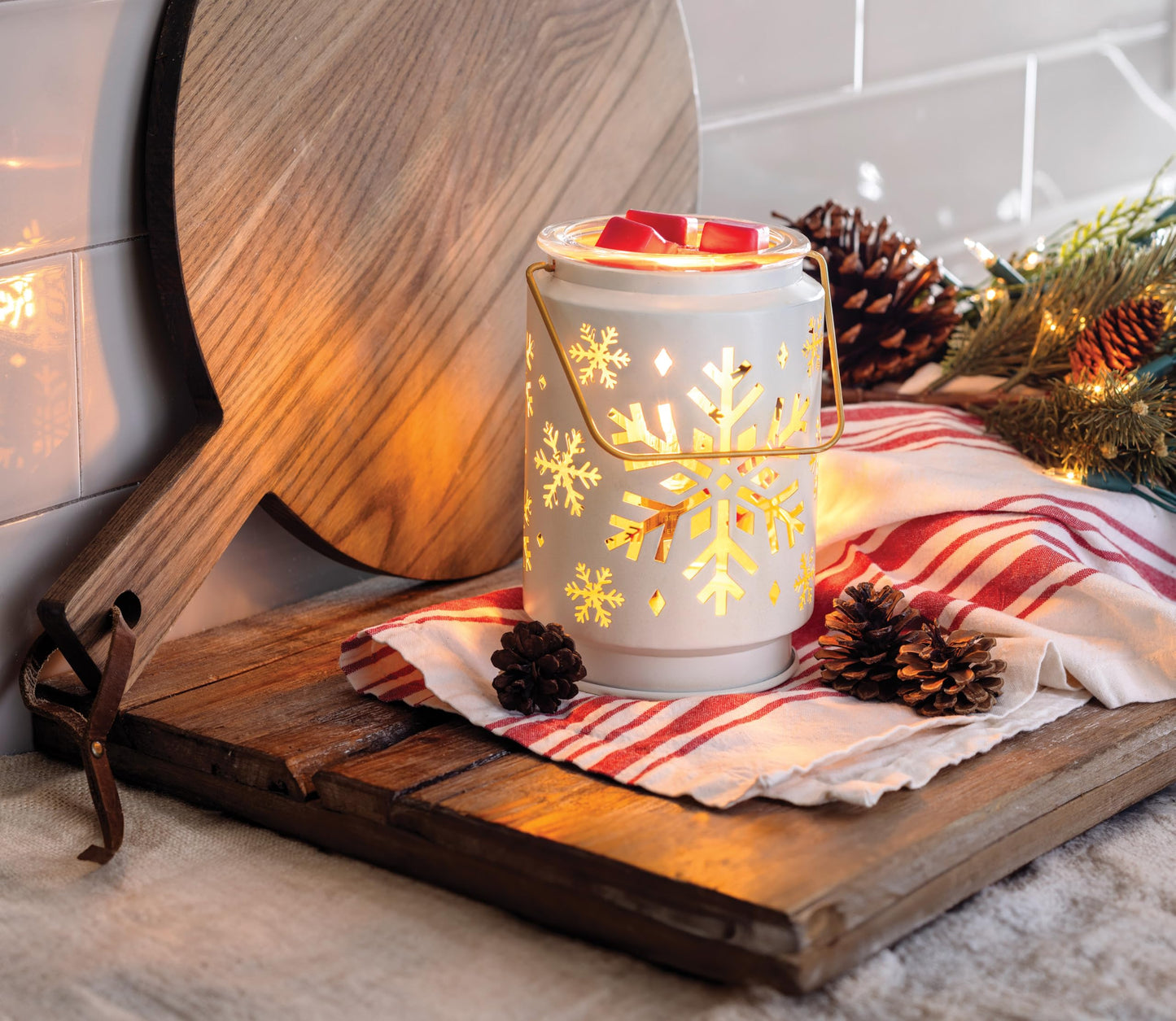 Candle Warmers ETC. Vintage Bulb Illumination Fragrance Warmer- Light-Up Warmer for Warming Scented Candle Wax Melts and Tarts to Freshen Room, Snowflake