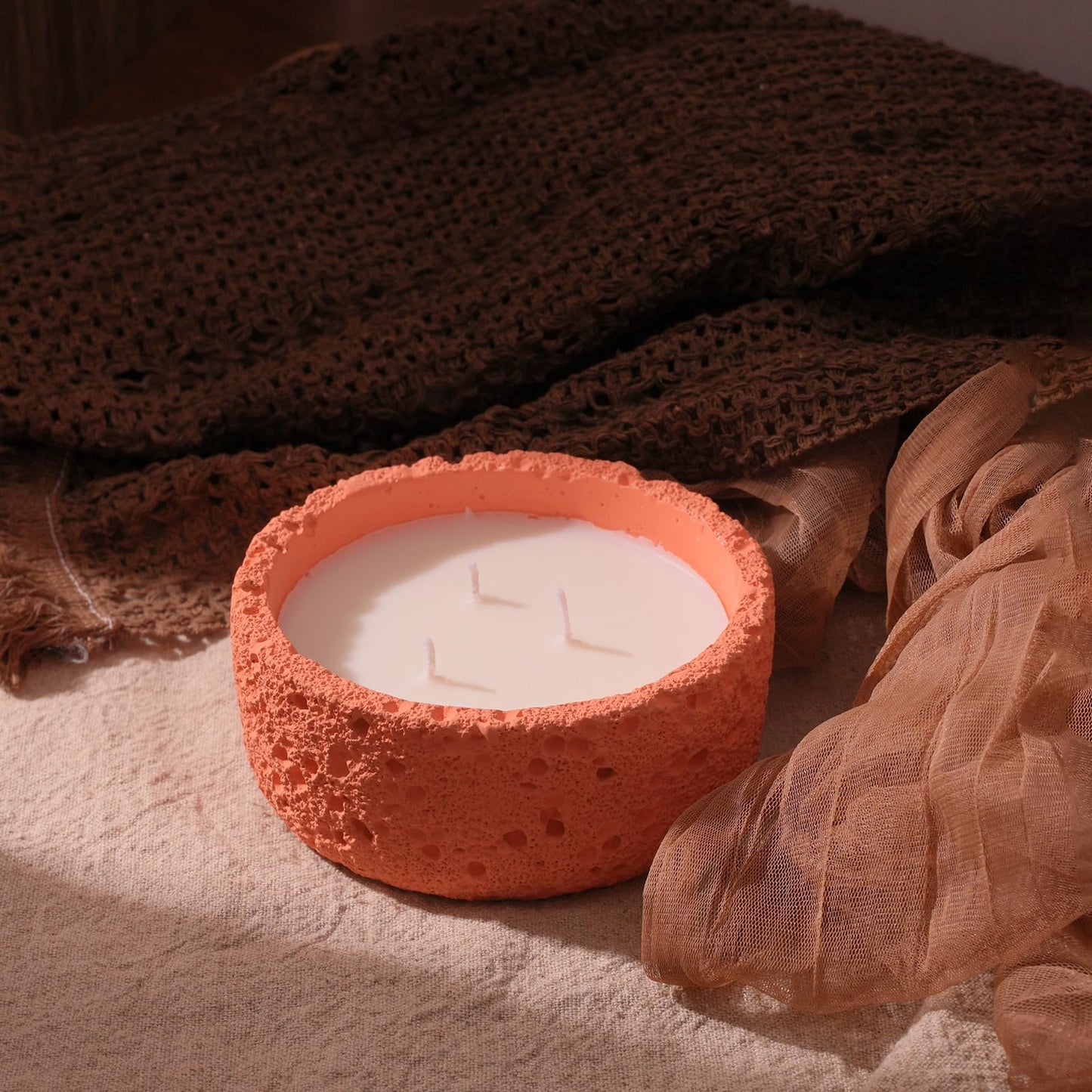 Viyffo 20oz Large Scented Candle – Vanilla Dreamscape & Pumpkin Spice, 3 Wick Non Toxic Soy Candles for Women, Warm Orange Ceramic Jar, Luxury Home Fragrance, Elegant Décor & Premium Gift