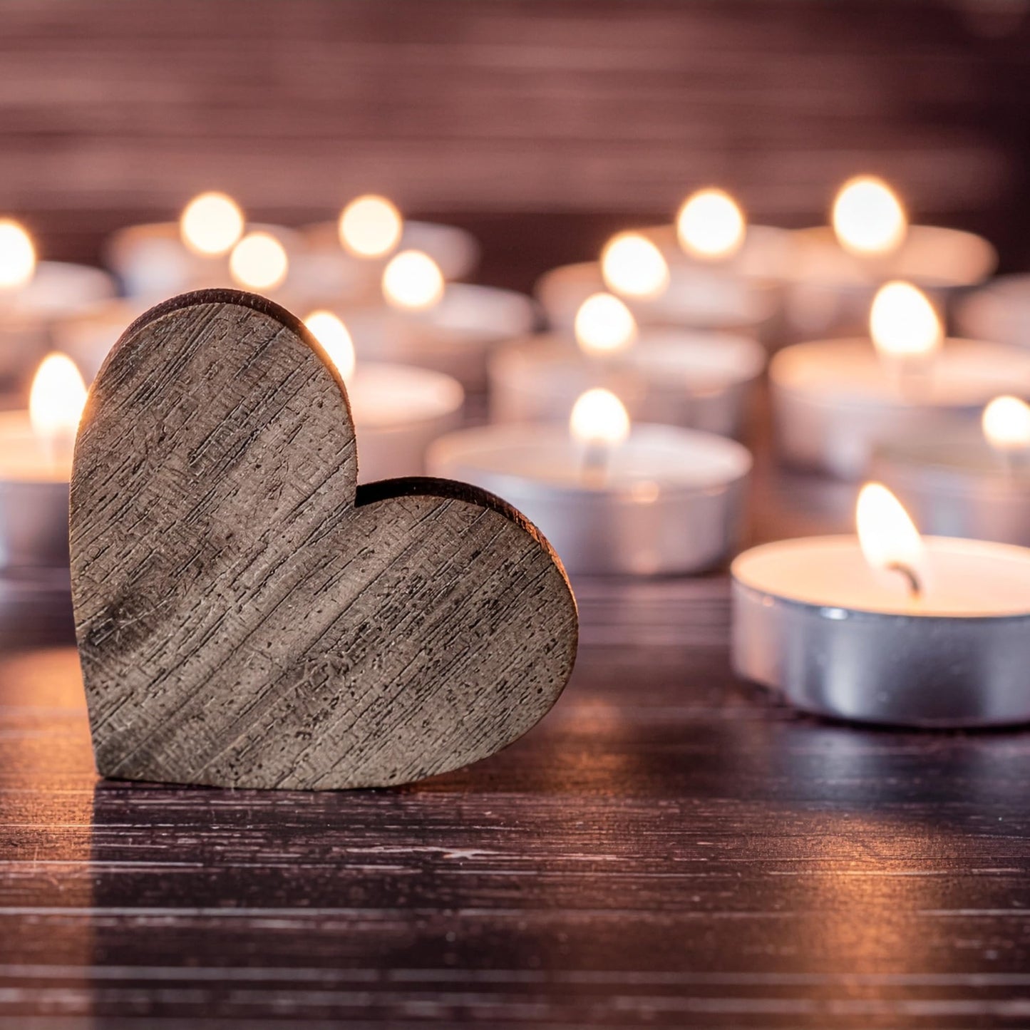 Leor & Lair Tea Lights Candles - 25 Pack - 4 Hour Long Burn Tealight Candles - Small Tea Candle for Home Decoration, Spa, Wedding, Holiday Dinner Table