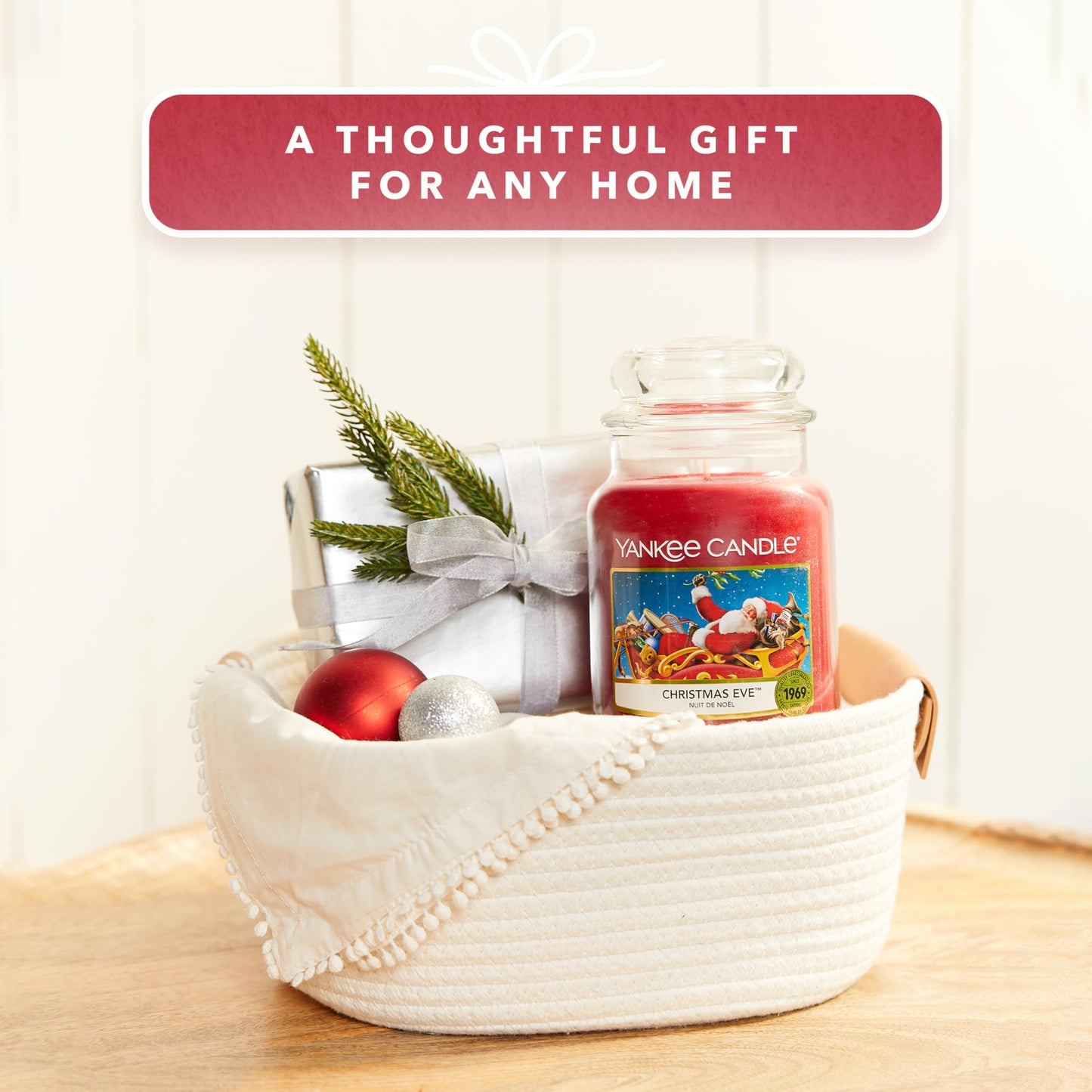Yankee Candle Christmas Eve Scented, Classic 22oz Large Jar Single Wick Candle, Over 110 Hours of Burn Time