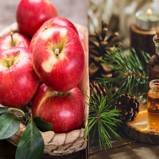 100% Soy, Highly Scented, Hand Poured Soy Candle (Apple Cedarwood (Wooden Wick))