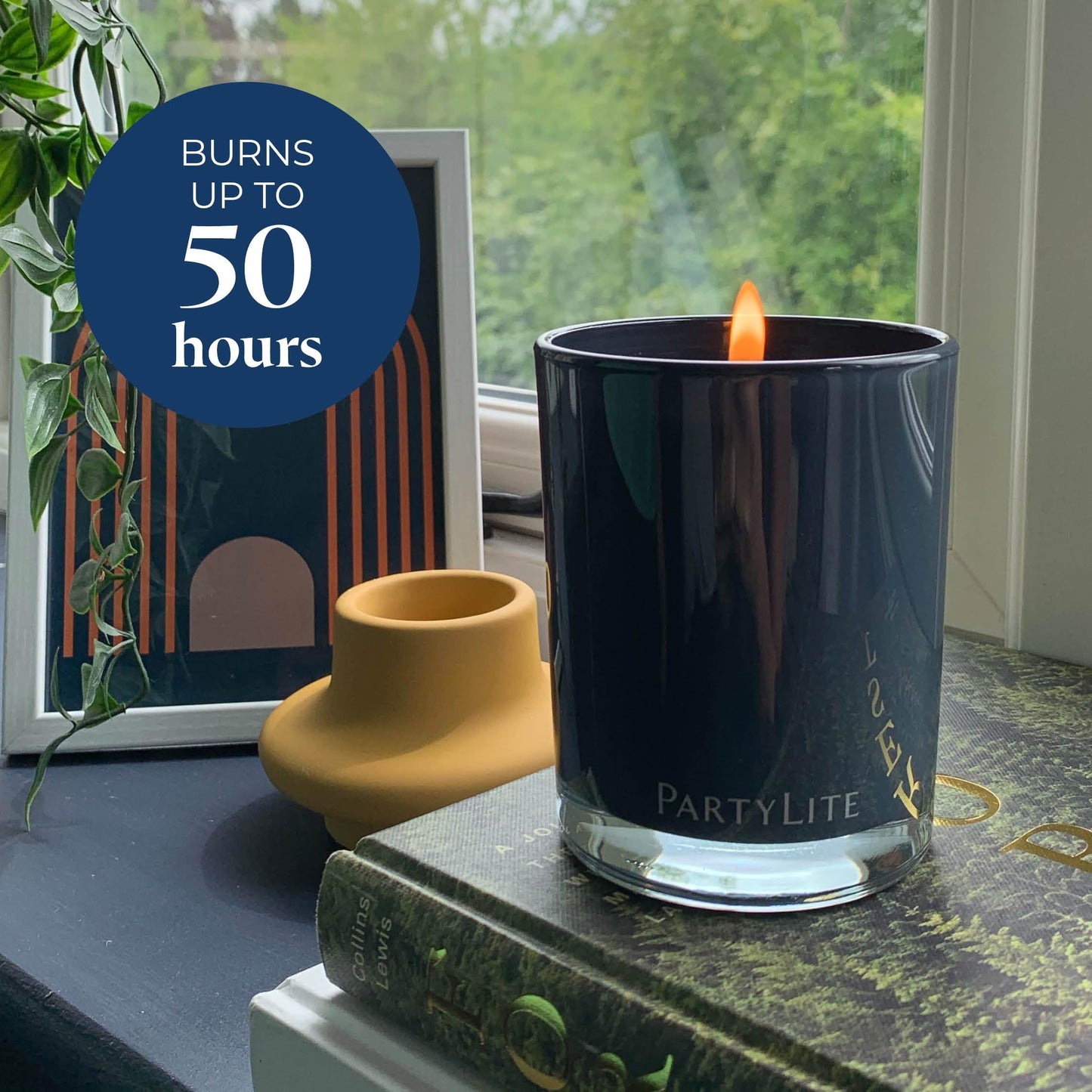 PartyLite Fig Fatale Scented Escential Jar™ Candle, with Notes of Apricot, Green Fig, Peach, Mango, Strawberry and Vanilla, 7.75oz 1-Wick Aromatherapy Reusable Glass Jar, 50 Hour Burn Time