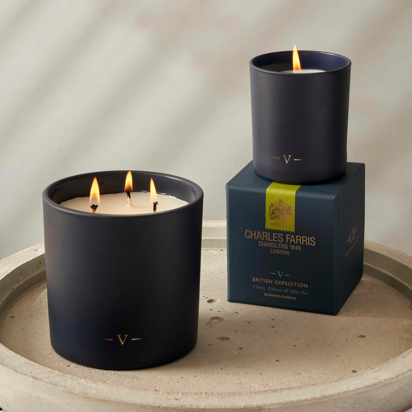 Charles Farris Luxury Scented Candle – 1 Wick, Hand-Poured, Long Lasting, Clean Burning, 210g / 7.5oz, Burns for up to 50 Hours, Made in England – Cloves, Tobacco & Mint Tea – British Expedition