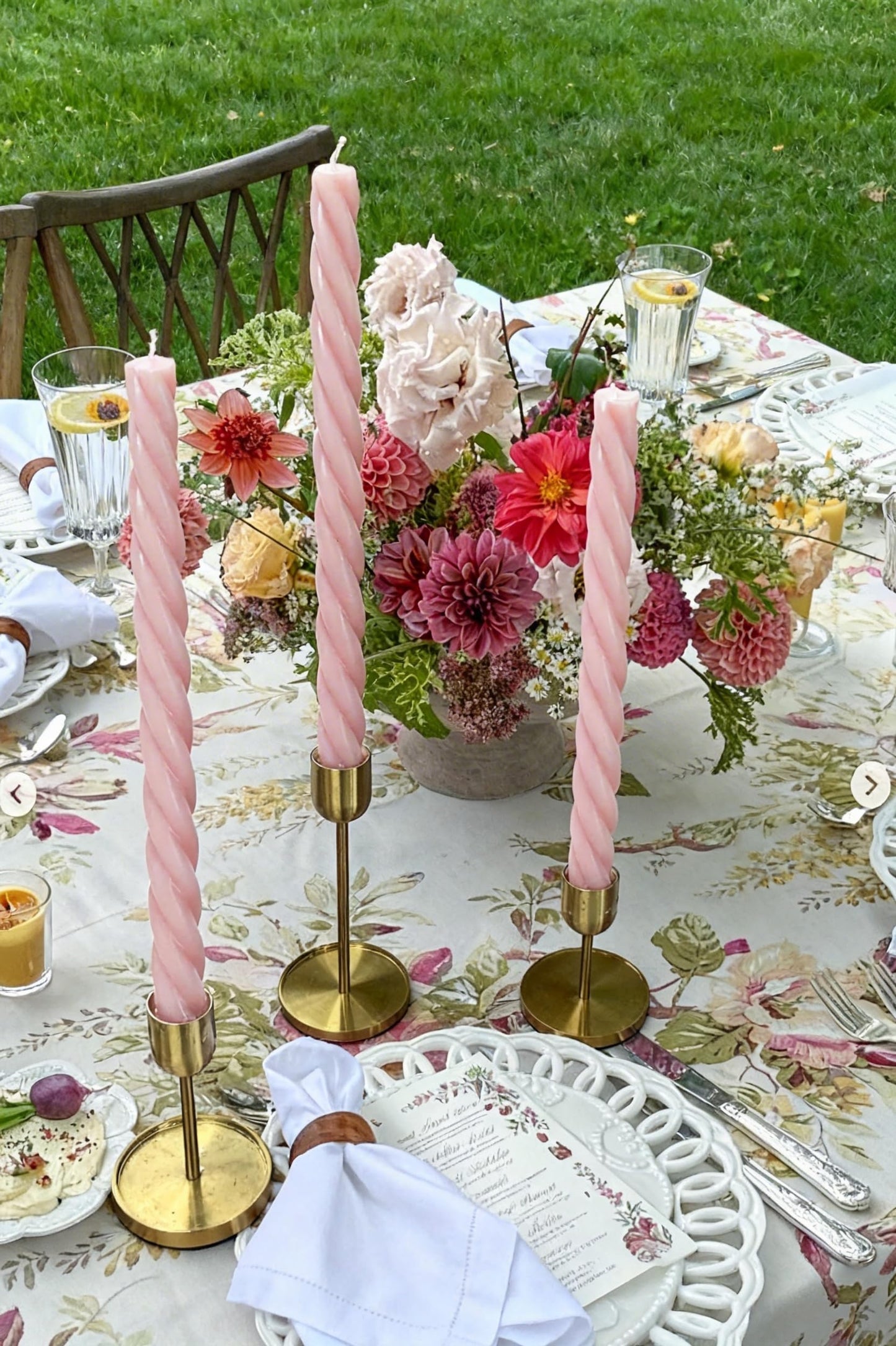 Pink Spiral Taper Candles,10 Inch Baby Pink 4pack Unscented Dripless Long Burning Time Glossy Candlesticks for Dinner Party, Wedding Shower and Home Decoration (Light Pink)