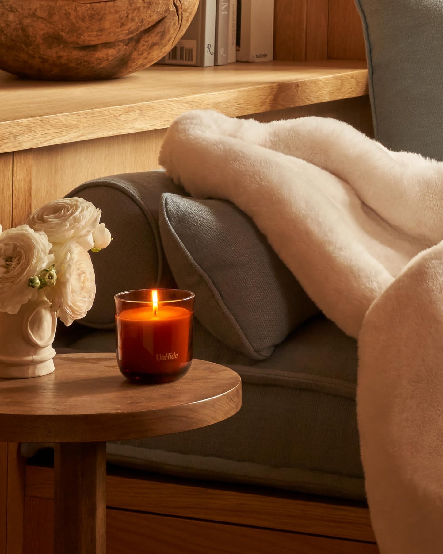 UnHide The Amber Candle - 50 Hour Burn Time - Notes of Amber, Nutmeg, Patchouli, Vanilla, Musk, Clove - Aromatic and Fragrant Soy Wax Blend Candle - 7.5 oz