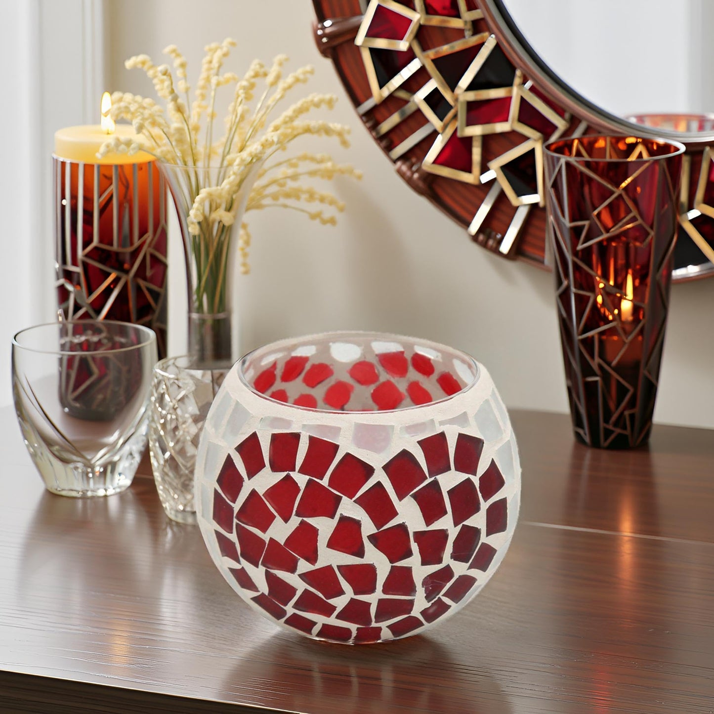 Mosaic Candle Holder, Hundreds of Small Glass Pieces Making Love Heart Pattern Delicate Mosaic Glass Tea Light Candle for Restaurants Bars