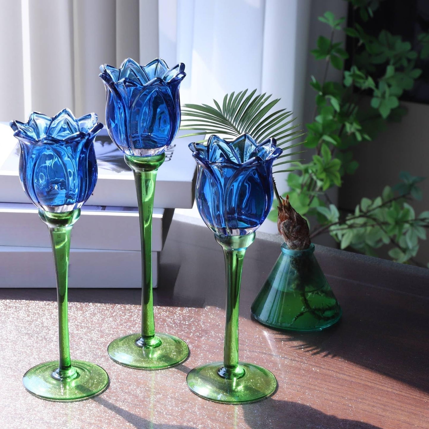 VOHO Blue Flower Tealight Candle Holder Set of 3 with Different Heights, Lovely Tulips Tea Light Candle Holder Glass Table Centerpieces for Dining Room Bookcase, Blue Votive Candle Holders Home Decor