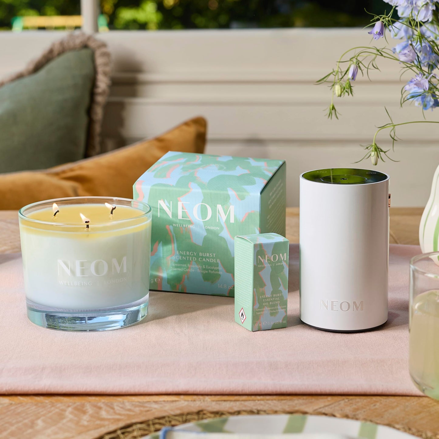 NEOM - Energy Burst Candle 420g I Hand Finished I 3 Wick | 100% Naturally derived Wax infuses Your Space with 100% Natural Refreshing fragrances I Spearmint, Rosemary & Eucalyptus
