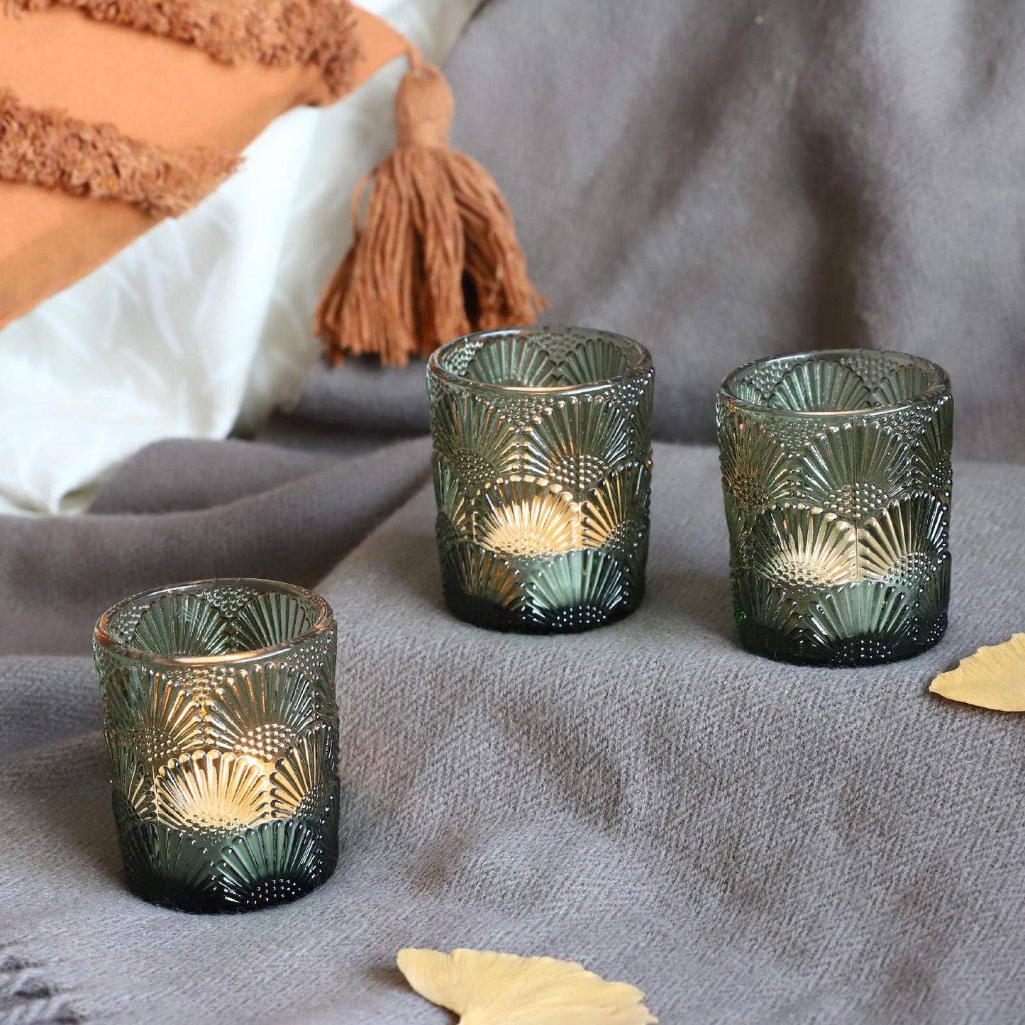 Woho Green Votive Candle Holders Set of 24, Green Glass Tealight Candle Holder for Christmas Party Decor, Tea Light Candle Holder Glass for Wedding Table Lovely Gift