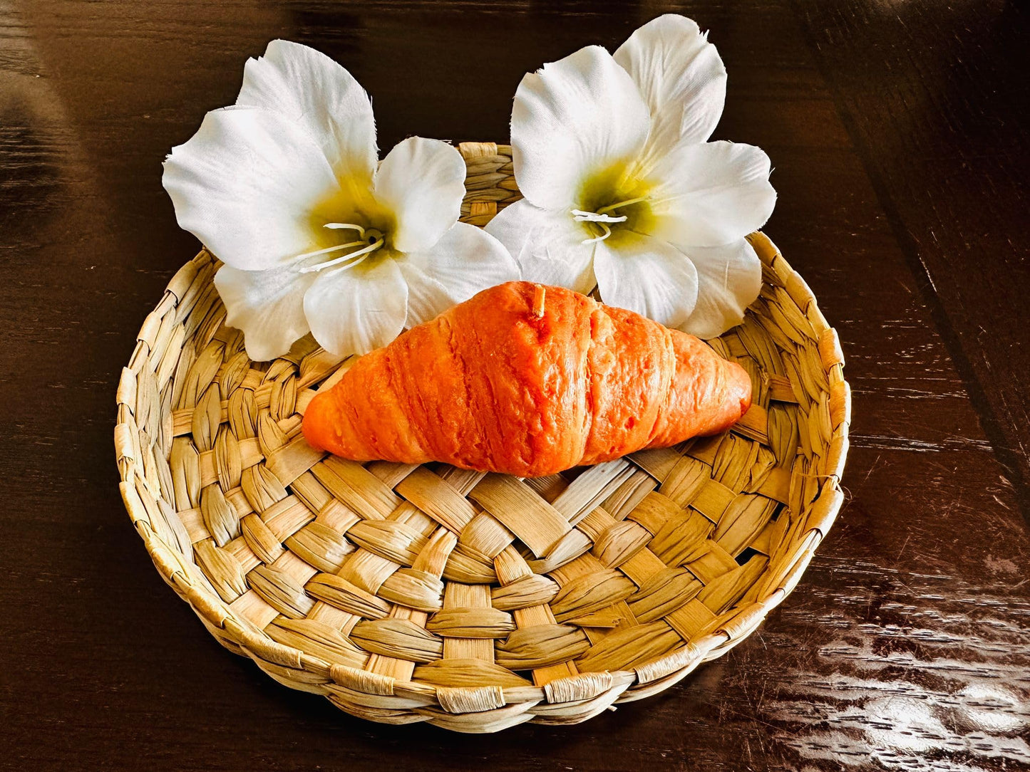 Croissant Shaped Candle | Decorative Handmade Natural Soy Wax | Unique Realistic Food | Best Gift for Women| Aromatherapy at Home| Romantic Cozy Fragrance Home Decor Candle