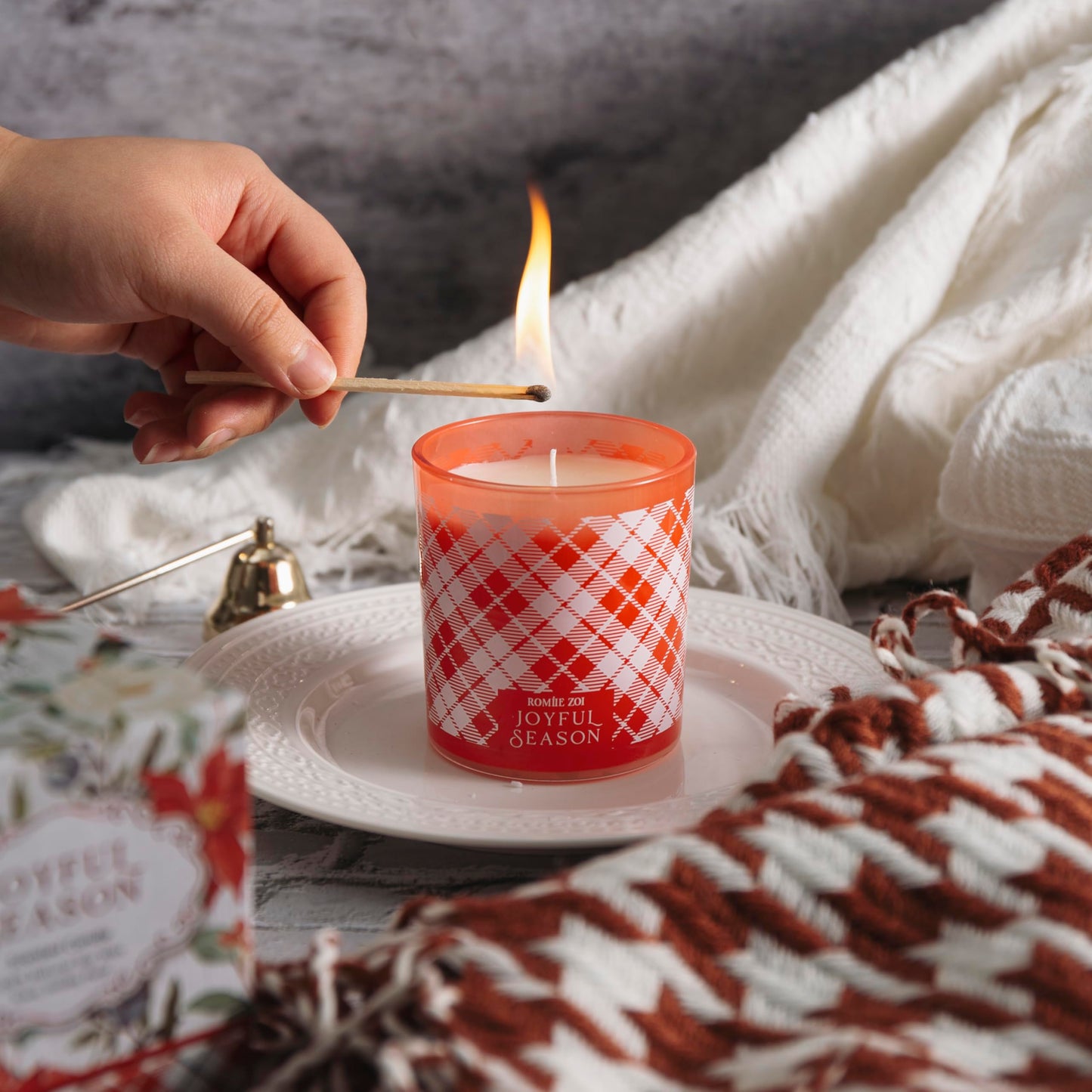 ROMIIE ZOI Christmas Scented Jar Candle - 6oz Soy Wax Candle - Joyful Season Infused with Holiday Floral Aroma - with Beautiful Keepsake Box Special for Christmas/Holiday Gifts