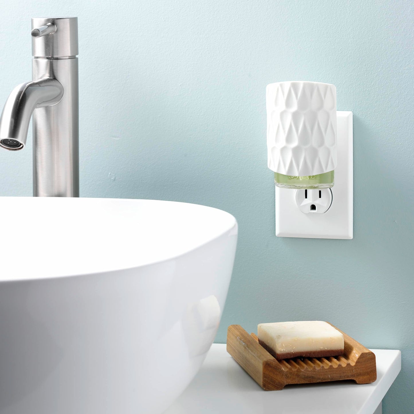 Yankee Candle ScentPlug Diffuser Warmer for Plug in Air Fresheners, Fragrance Warmer, Decorative Organic Pattern White Design (Pack of 1)