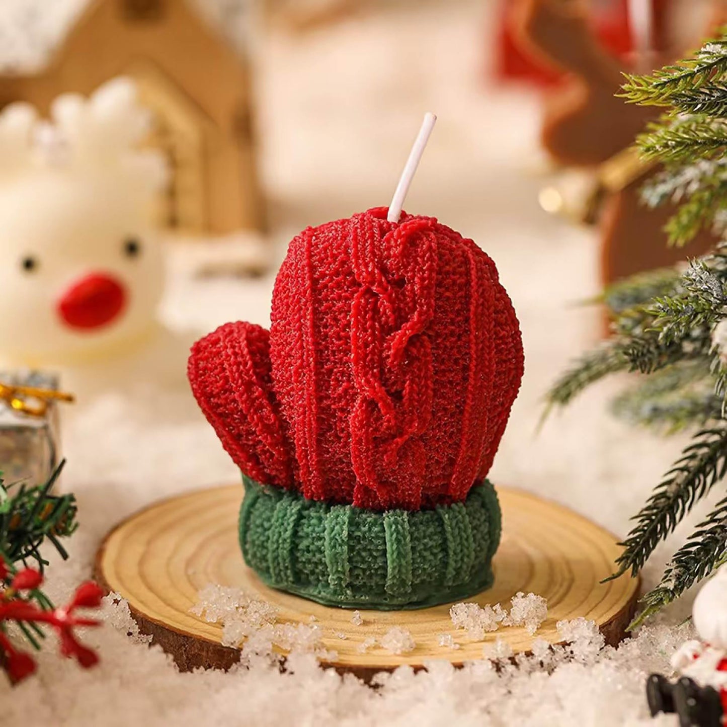Cooary Christmas Juniper Scented Candle Xmas Tree Glove and Elk Shaped Soy Wax Candles