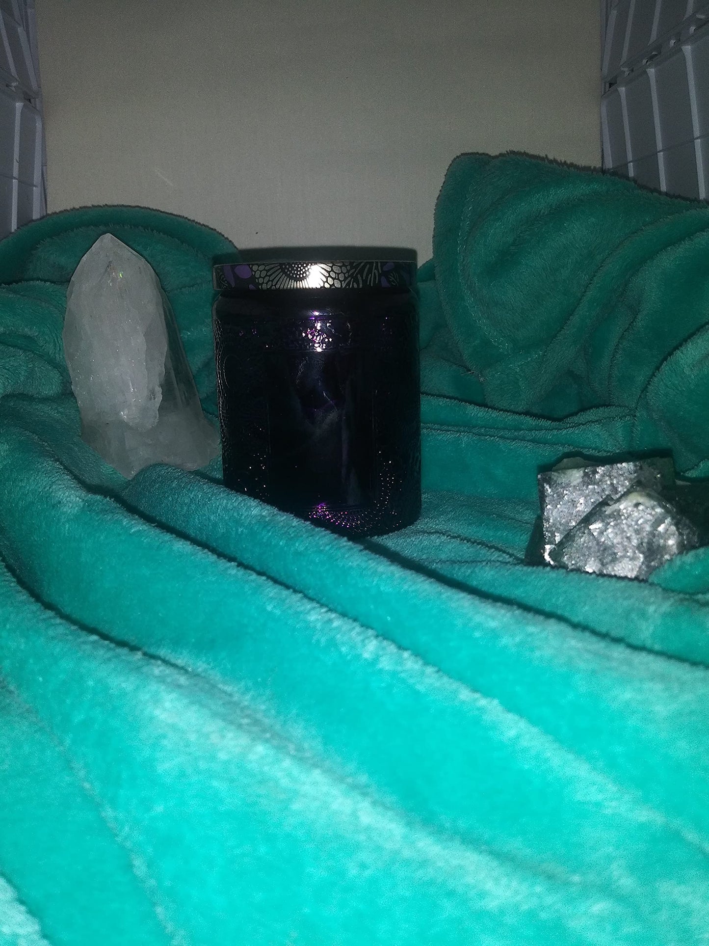 8.8oz Embossed Blinking Glass Candle with Mystery Crystal (Rose)