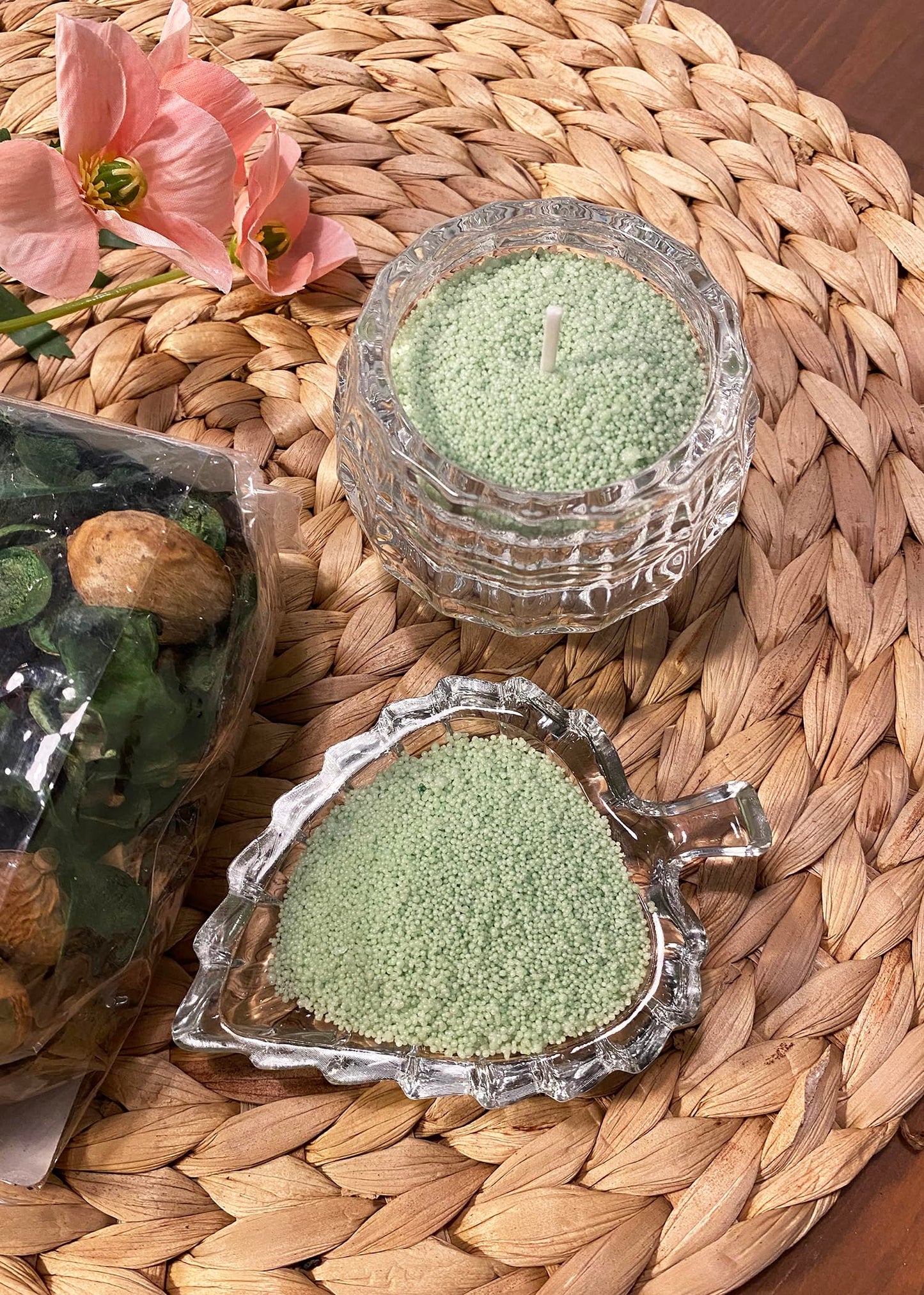 VITARIE Refillable Pearled Candle Sand 18oz, Unscented, 30 Cotton Wicks, 1.1lb Long Burning, Candle Making Kit, Green